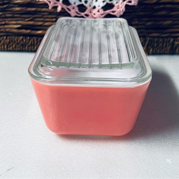 Flamingo Pink Pyrex Refrigerator Dish With Lid 502 Hard to Find - Picture 6 of 14